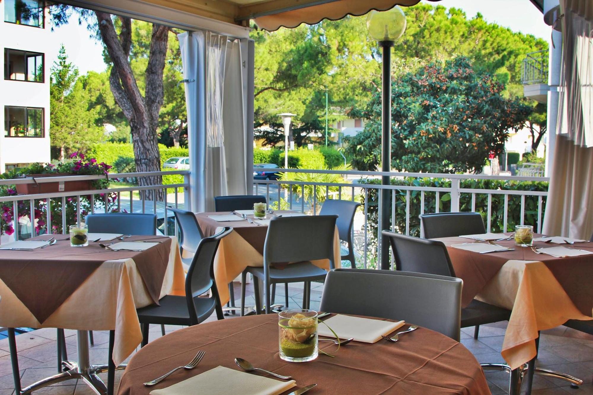 Aparthotel Ponza Lignano Sabbiadoro Exteriér fotografie