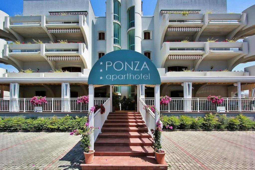 Aparthotel Ponza Lignano Sabbiadoro Exteriér fotografie